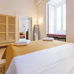 Assoli House 4* نابولي